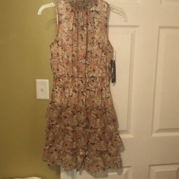 MSK Dresses & Skirts - Woman’s MSK Petite Sleeveless Metallic fit and flare floral print, button back